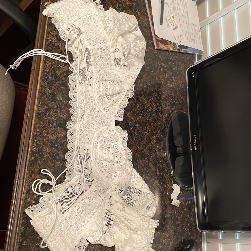 Like new- worn once- size large lace crop- good condition